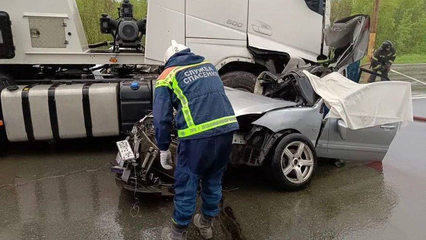 Под Балаковом в ДТП с фурой погиб мужчина