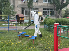 Ремонт коллектора: в Энгельсе дезинфицируют территории соцучреждений и жилых домов