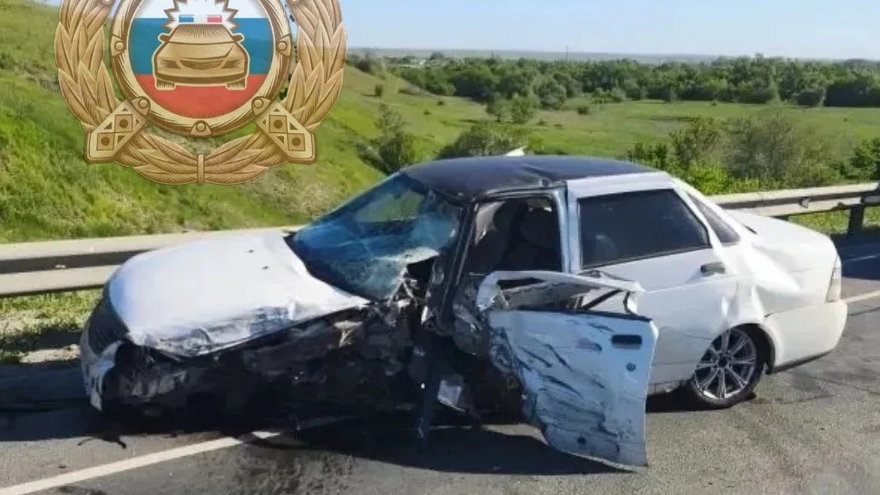 В жесткой аварии в Саратовской области пострадали двое детей