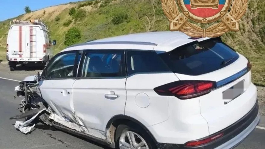 В жесткой аварии в Саратовской области пострадали двое детей
