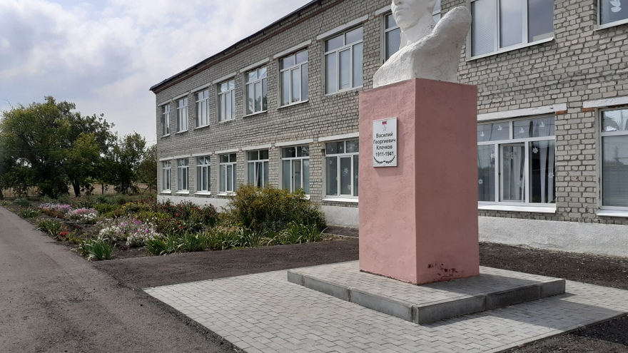 В Синодском благодаря ЛДПР построят хоккейную коробку