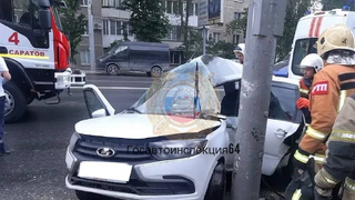 В Улешах водитель Гранты влетел в столб и погиб