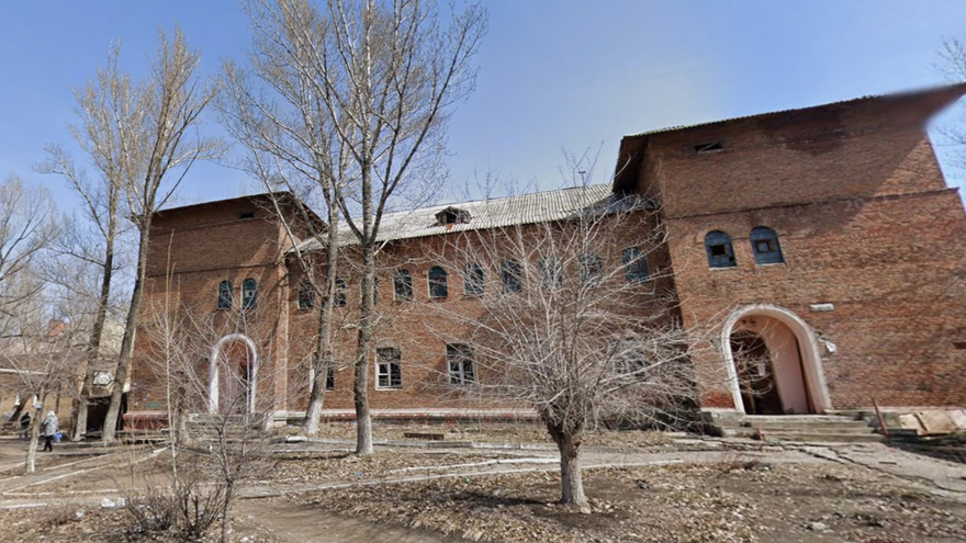 Власти Саратова за рубль продают баню-памятник