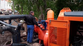 Коммунальная авария в Энгельсе: рабочие проложили новую трубу