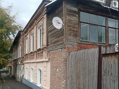 В Саратове отправили под снос двухэтажку у Парка Победы