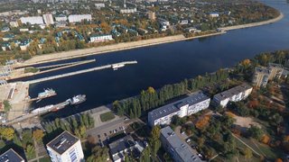В Балакове молодой мужчина нырнул в Волгу и утонул