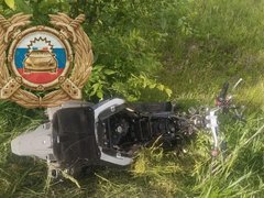 В саратовском селе два водителя пострадали в столкновении скутера с кроссовером