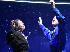 Космос в Саратовском театре драмы: спектакль об иллюзиях и памяти