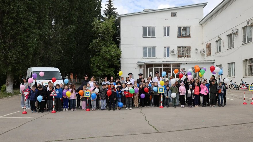 В Саратове появился мобильный детский автогородок