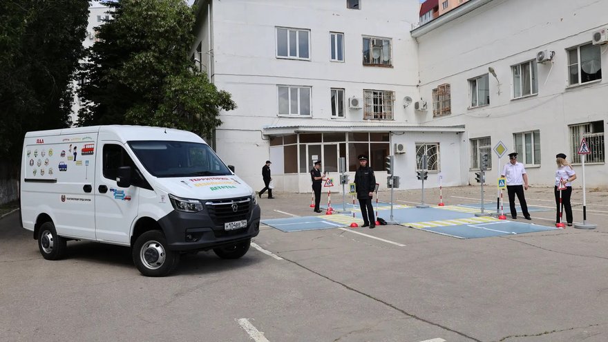 В Саратове появился мобильный детский автогородок
