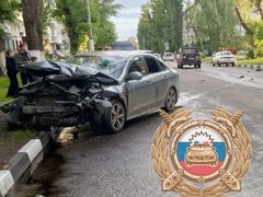 Под Саратовом два водителя разбились в тройном ДТП