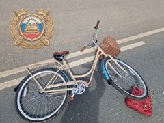 Под Энгельсом кроссовер задавил пожилого велосипедиста