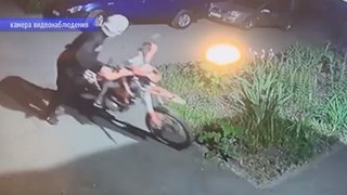 В Саратове 19-летний юноша украл у девушки питбайк и перекрасил в черный цвет