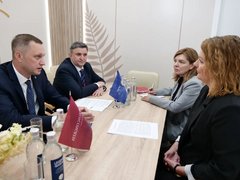 На ПМЭФ договорились о создании в Саратовской области сервисного центра по ремонту транспорта