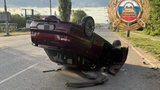 В Энгельсе  перевернулась десятка: водителю стало плохо