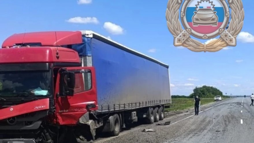 Под Саратовом водитель легковушки погиб в ДТП с грузовиком