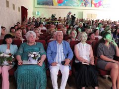 В Энгельсском доме-интернате торжественно поздравили сотрудников с профессиональными праздниками 