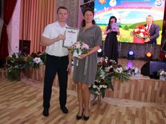 В Энгельсском доме-интернате торжественно поздравили сотрудников с профессиональными праздниками 