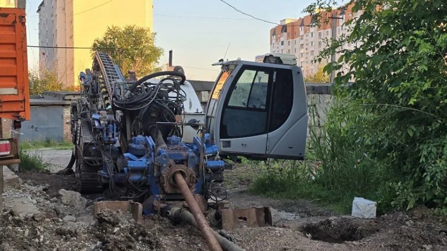 В Энгельсе готовятся бурить отверстие для замены второго участка обвалившегося коллектора