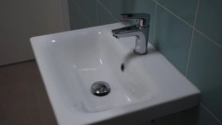 Частные и многоэтажные дома в Саратове остались без воды