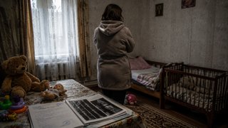 Опекунша умышленно сломала позвоночник 4-летней девочке: новое решение суда
