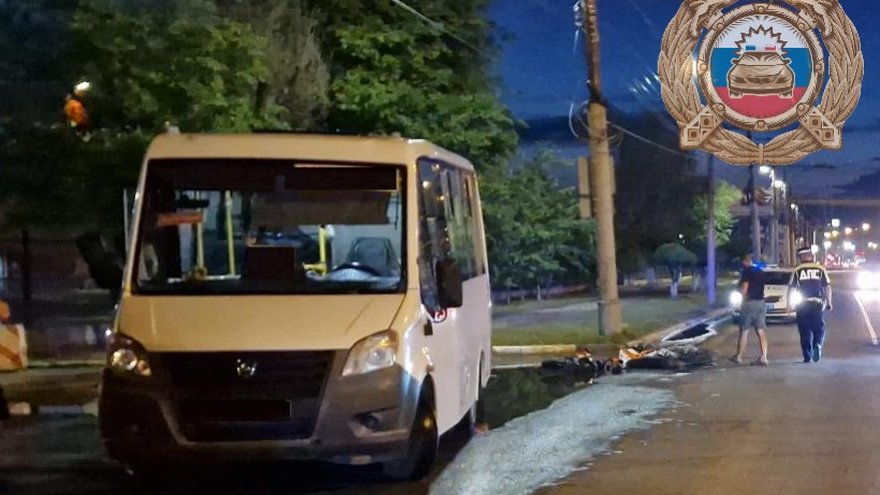В Энгельсе питбайкер пострадал в ДТП с микроавтобусом