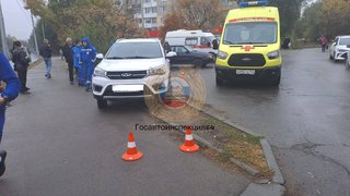 В Саратове кроссовер без водителя насмерть сбил прохожего: хозяйку машины отправят в колонию на 2 года
