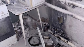 Житель Энгельса уронил банку со спиртом на плиту и сильно обгорел