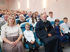 Саратовский губернатор наградил мать 10 детей