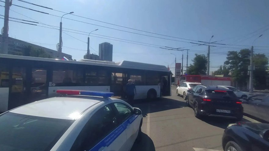 Трое пострадали в ДТП с автобусом в Саратове