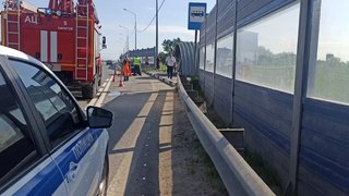 На СКАД иномарка влетела в остановку: есть пострадавший
