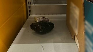 Мужчина пытался спрятать оптовую партию наркотиков на прилавке в сетевом магазине