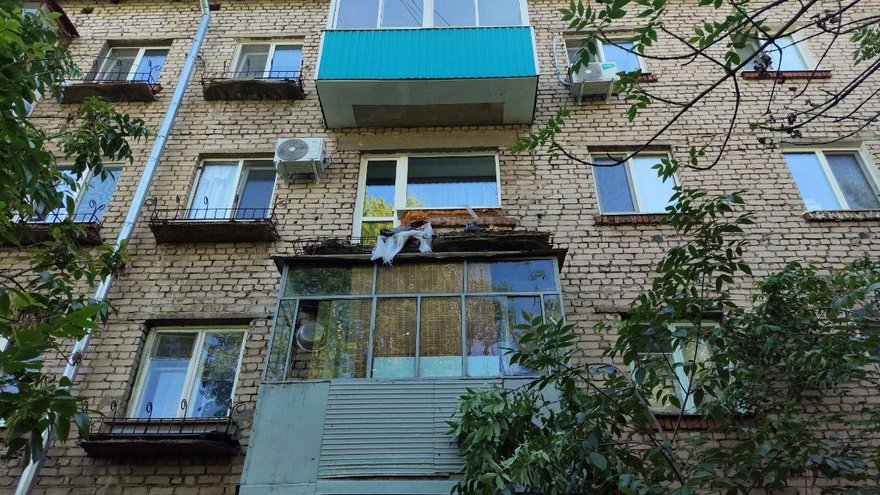 Падение балкона с мужчиной в Балакове: УК отказалась платить пострадавшему и дождалась ареста счетов