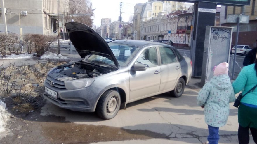 Полицейские ищут свидетелей аварии в центре Саратова