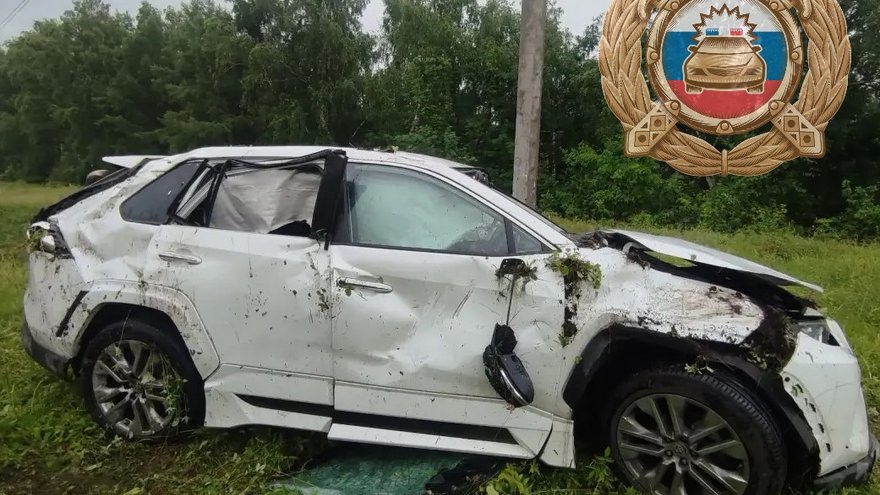 Под Саратовом 13-летняя девочка пострадала в перевернувшемся кроссовере