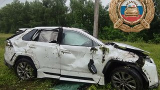 Под Саратовом 13-летняя девочка пострадала в перевернувшемся кроссовере