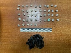 В Саратове поймали женщину с 45 свертками героиновой смеси