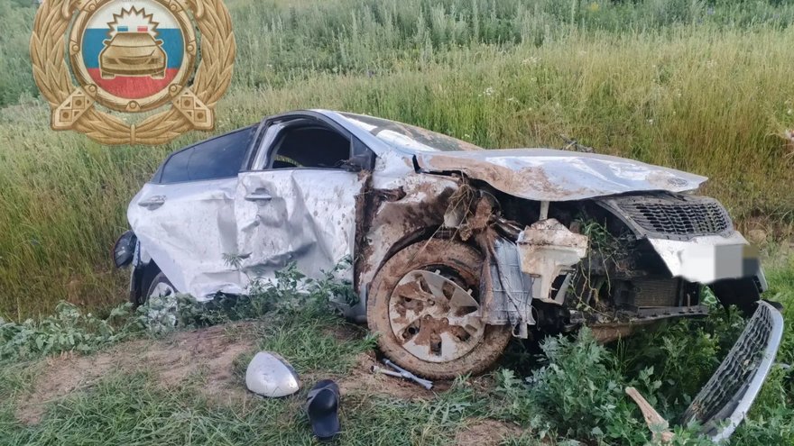 Двое перевернулись на иномарке под Вольском