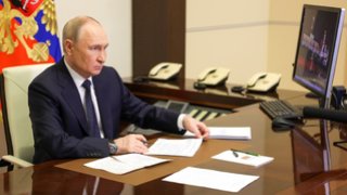 Президент наградил саратовских чиновников, железнодорожника и актера Владимира Конкина