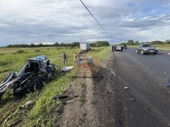 Женщина-водитель и 8-летняя девочка погибли в ДТП с грузовиком под Саратовом