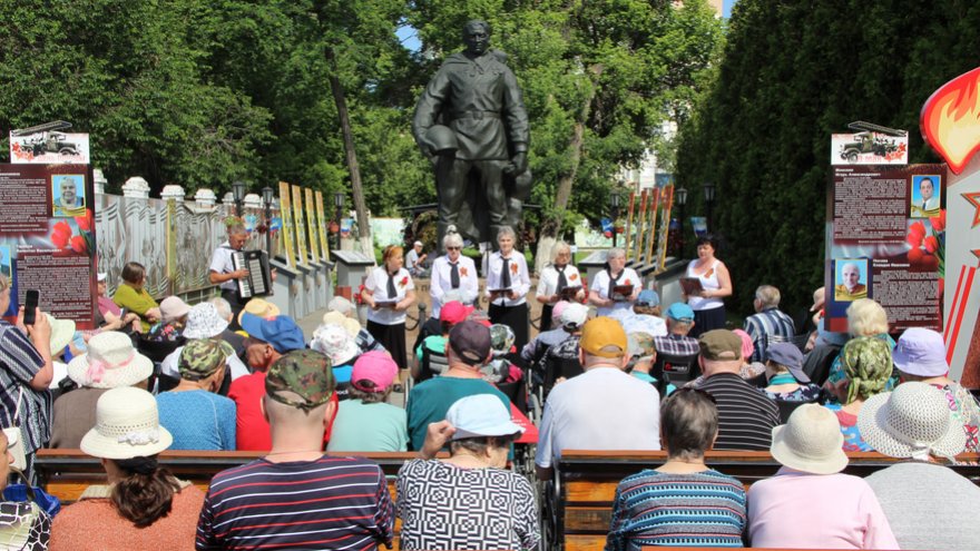 В День памяти и скорби проживающие Энгельсского дома-интерната зажгли свечи памяти