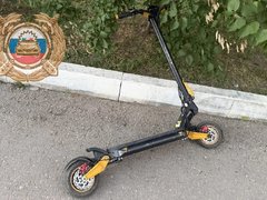 В Саратове сбили двух подростков на электросамокатах