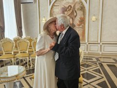 Встретились в 16, собирали холодильники Саратов, создали музыкальную группу: саратовская пара отметила 55 лет брака
