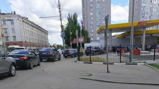 Топливный кризис: мэр Саратова вспомнил про ажиотаж с сахаром и возложил все надежды на ФАС