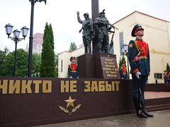 В Саратове открыли мемориал в честь погибших в боях нацгвардейцев