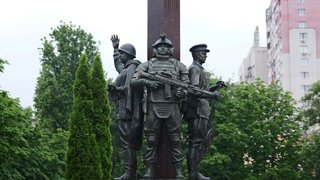 В Саратове открыли мемориал в честь погибших в боях нацгвардейцев
