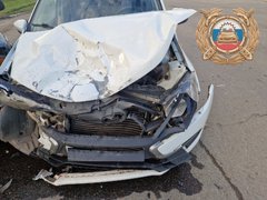 Женщина и ребенок разбились в перевернувшемся Jaguar