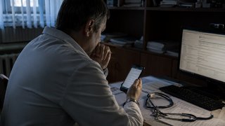 Саратовский минздрав отрицает принудительное закрытие каналов медиков-блогеров