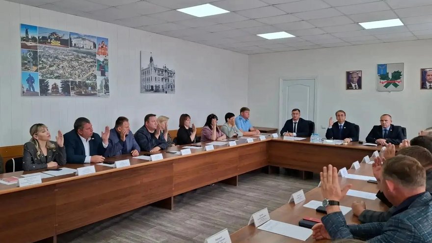 Алексей Янин переизбран главой Пугачевского района