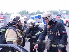 Сотрудники МЧС тушили воображаемый пожар в зале караоке